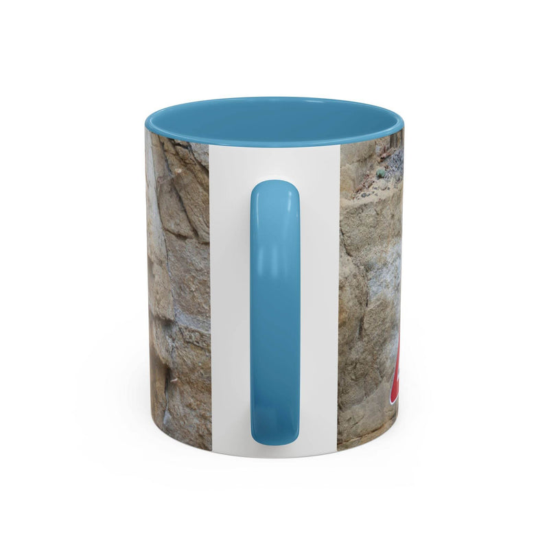 Langlebiger 325ml Bergsteiger Keramik-Becher für Outdoor-Fans, komplett mit einem schönen hellblauen Henkel und hellblauer Innenseite.