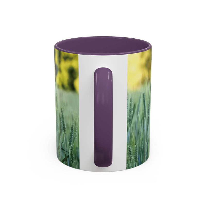Premium 325ml von der Natur inspirierter Kaffeebecher mit Weizenfeldmotiv, lila Henkel und lila Innenseite.