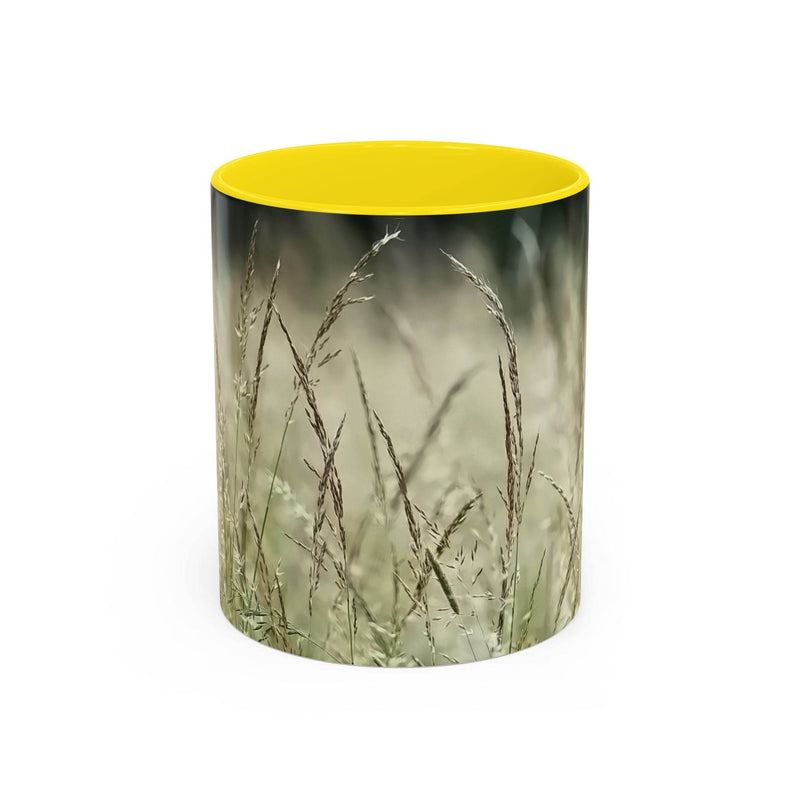 Schöner 325ml Natur-Becher mit blühendem Grasdruck, gestaltet mit einem hellen gelben Henkel und gelber Innenseite.