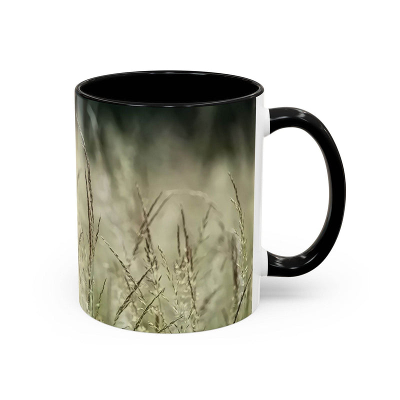 Ruhiger 325ml Keramik-Becher mit blühendem Gras, ideales Geschenk mit einem markanten schwarzen Henkel und schwarzer Innenseite.