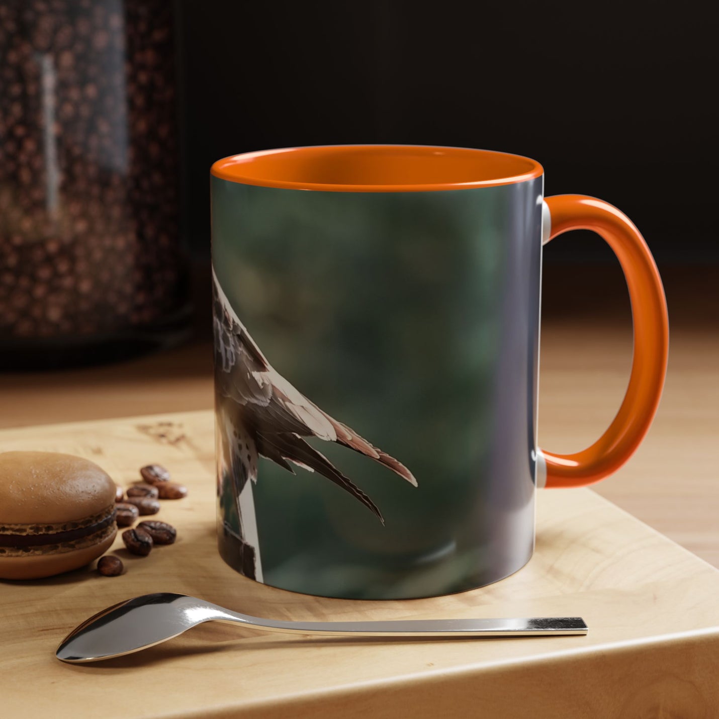 Wildlife Mäusebussard Becher 325ml mit orangem Henkel und Innerem.