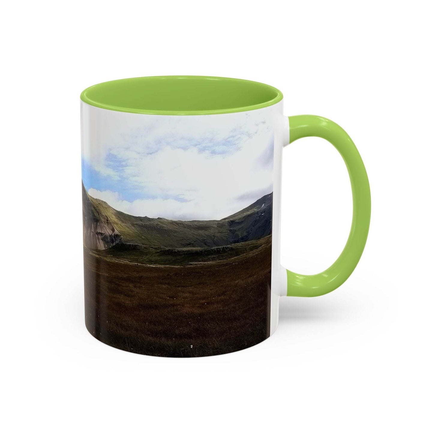 Islandlandschaft Motive auf einem 325 ml Keramik Kaffeebecher, der einen hellgrünen Henkel und eine hellgrüne Innenseite hat.