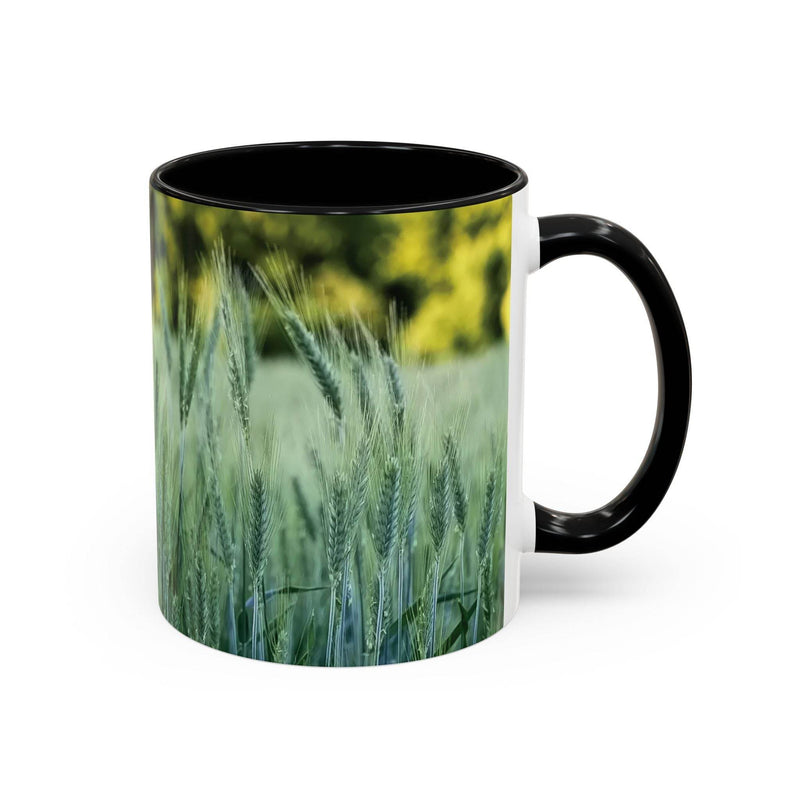 Beruhigender 325ml Weizenfeld Keramik-Becher, ideales Geschenk mit einem markanten schwarzen Henkel und schwarzer Innenseite.