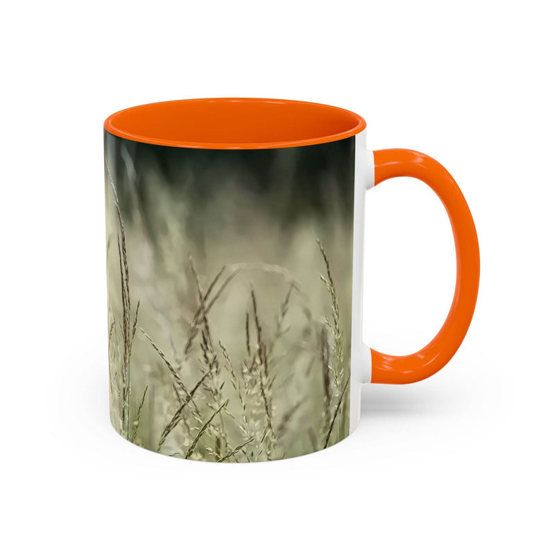 Ruhiger 325ml Keramik-Becher mit blühendem Gras, ideales Geschenk mit einem fröhlichen orangen Henkel und oranger Innenseite.