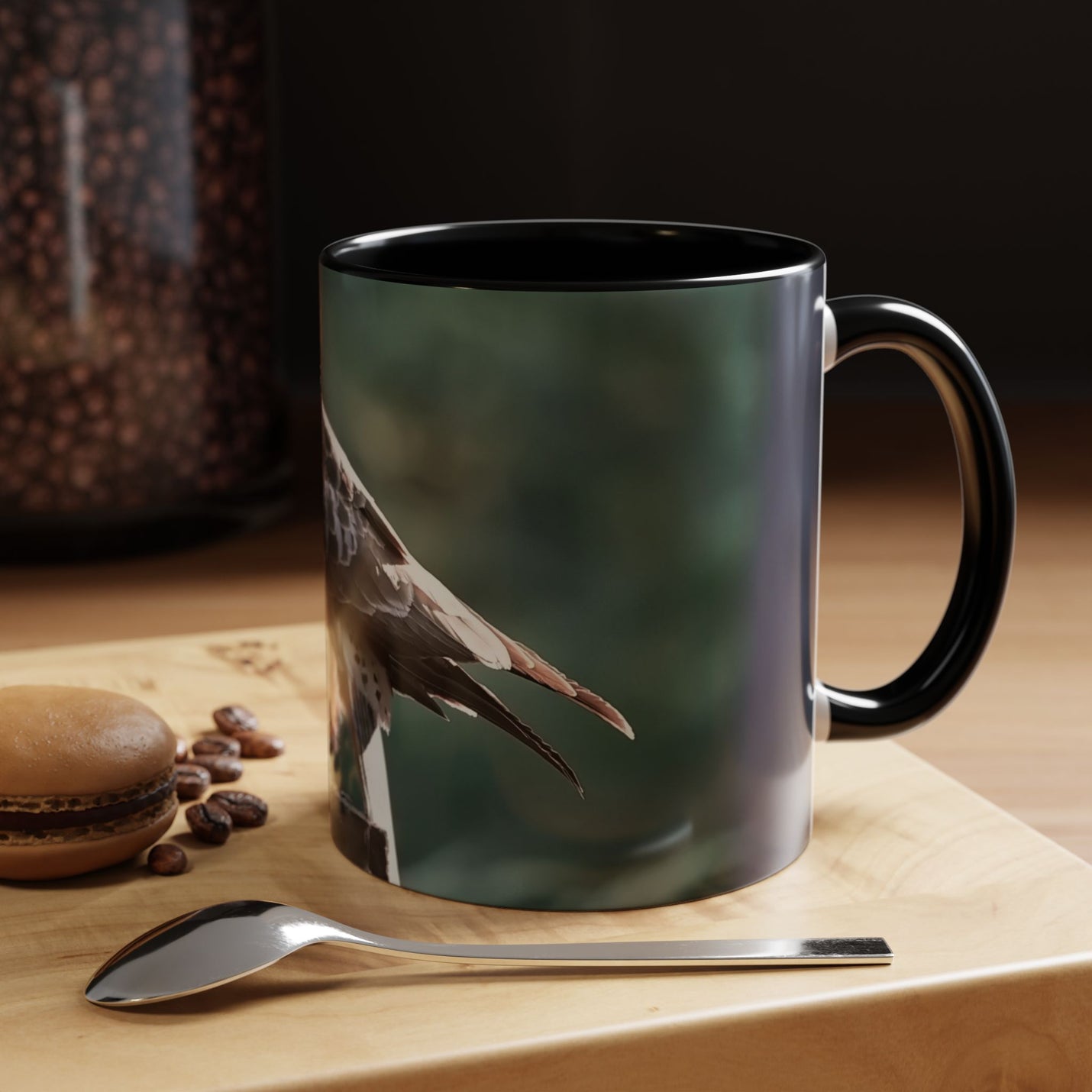 Wildlife Mäusebussard Becher 325ml mit schwarzem Henkel und Innerem.