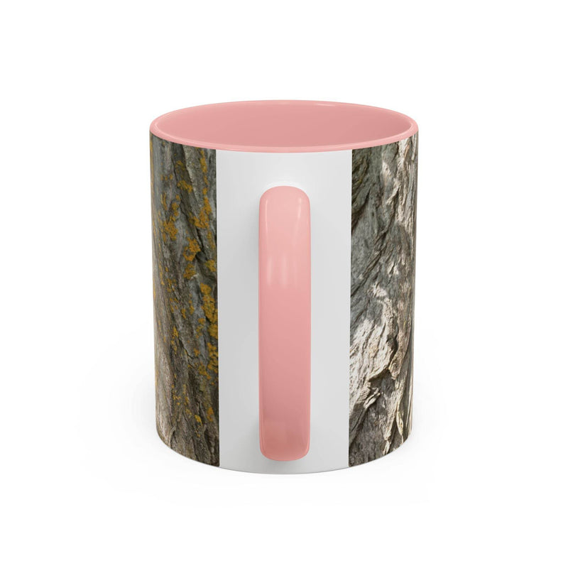 325ml Becher für Naturbegeisterte mit einem urigen Baumstamm-Design sowie einem rosa Henkel und rosa Innenraum.