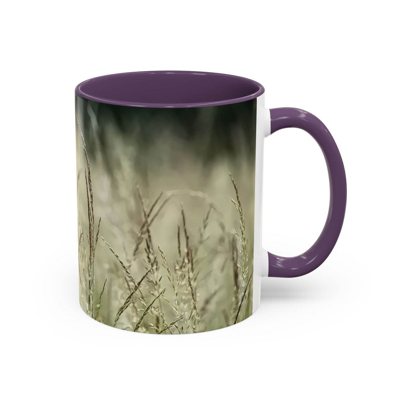 Ruhiger 325ml Keramik-Becher mit blühendem Gras, ideales Geschenk mit einem eleganten lila Henkel und lila Innenseite.