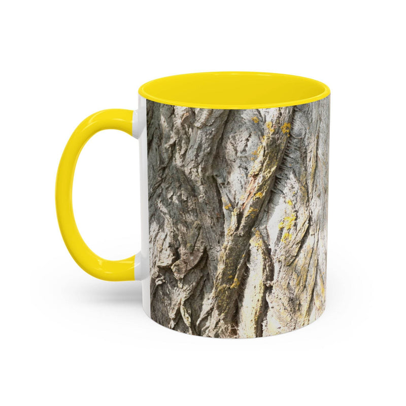 325ml Kaffeebecher mit gelbem Henkel und gelber Innenseite, gestaltet im gemütlichen und rustikalen Tree Trunk Design.