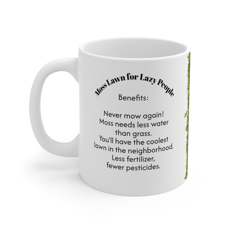 Lustiger 325ml Kaffeebecher mit der Aufschrift 'Moss Lawn for Lazy People' und einem lebendigen grünen Moos-Motiv für den Alltag.