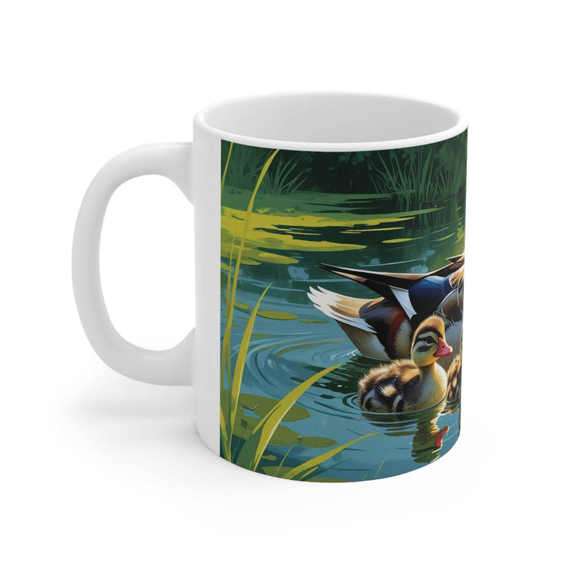 Charmanter 325ml Keramik-Kaffeebecher mit einer Entenmutter, die mit ihren kleinen Küken schwimmt.