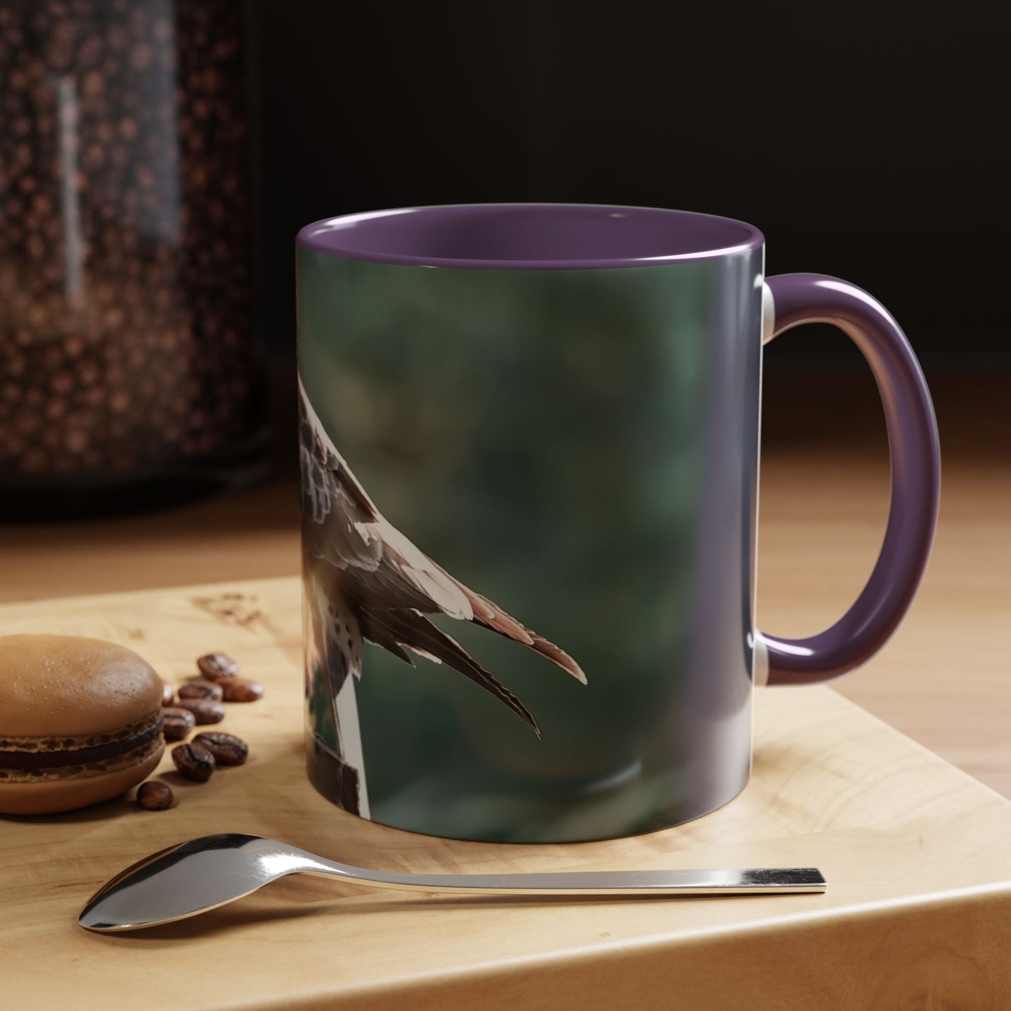 Wildlife Mäusebussard Becher 325ml mit lila Henkel und Innerem.