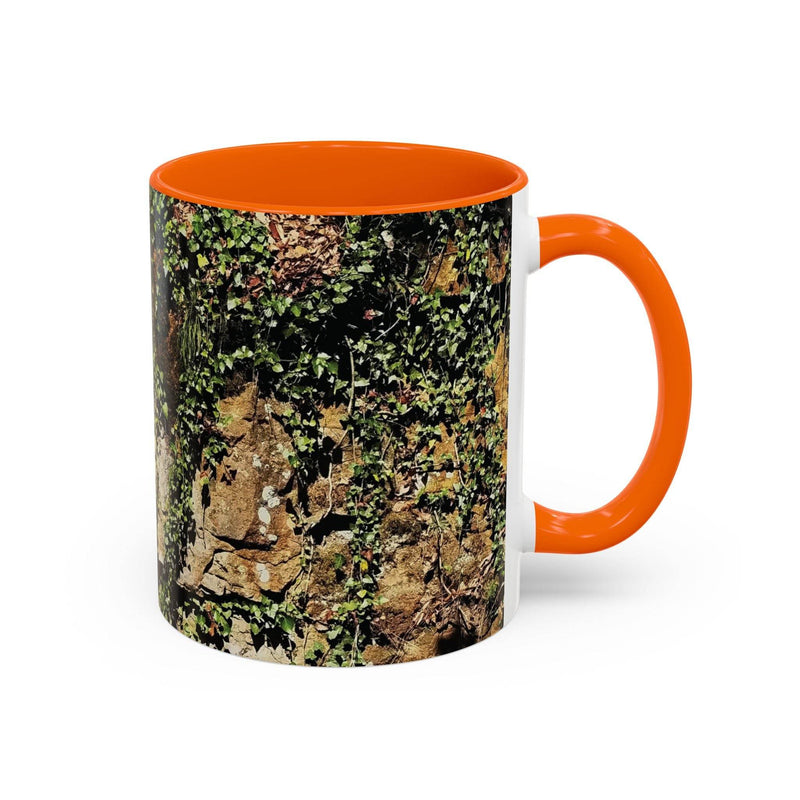 Keramikbecher 325ml mit Moosfelsen-Design, aufgewertet durch einen orangem Henkel und eine passende orange Innenseite.